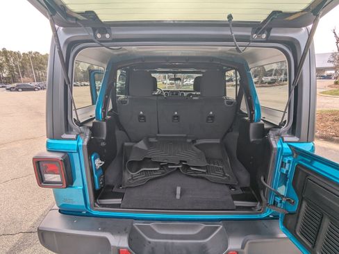 Used 2019 Jeep Wrangler Unlimited Sahara image 14