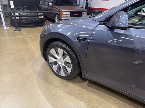 Used 2023 Tesla Model Y Long Range AWD/4WD image 94