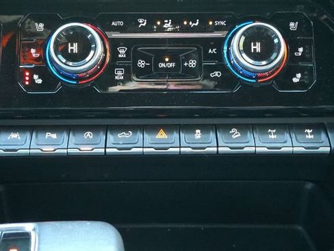 Used 2022 GMC Sierra 1500 AT4X image 40