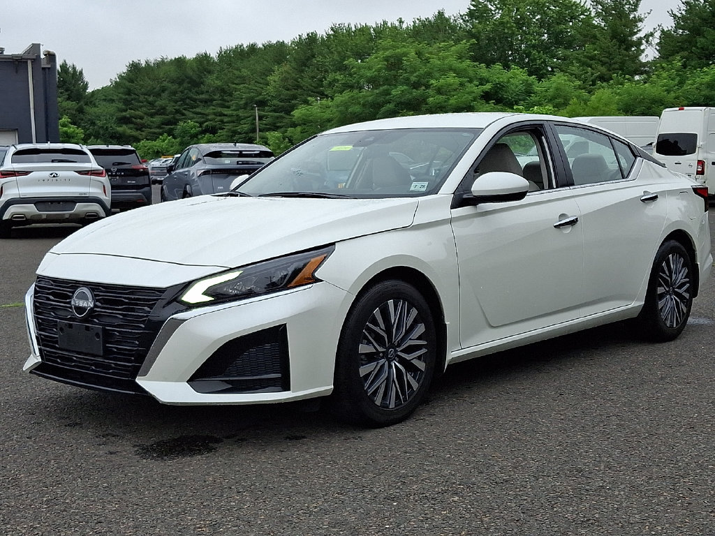 Certified 2023 Nissan Altima 2.5 SV FWD image 3