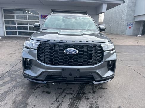 New 2026 Ford Explorer ST-Line image 2