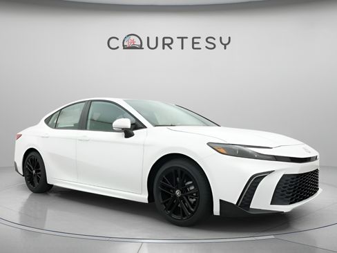 Certified 2026 Toyota Camry SE FWD image 17