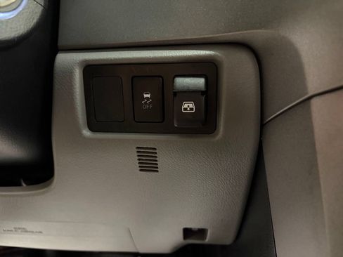 Used 2012 Toyota Tundra Limited w/ Memory Pkg AWD/4WD image 23
