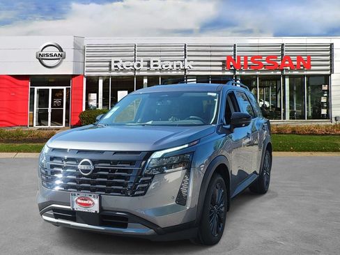 New 2026 Nissan Pathfinder SL w/ SL Premium Package AWD/4WD image 4