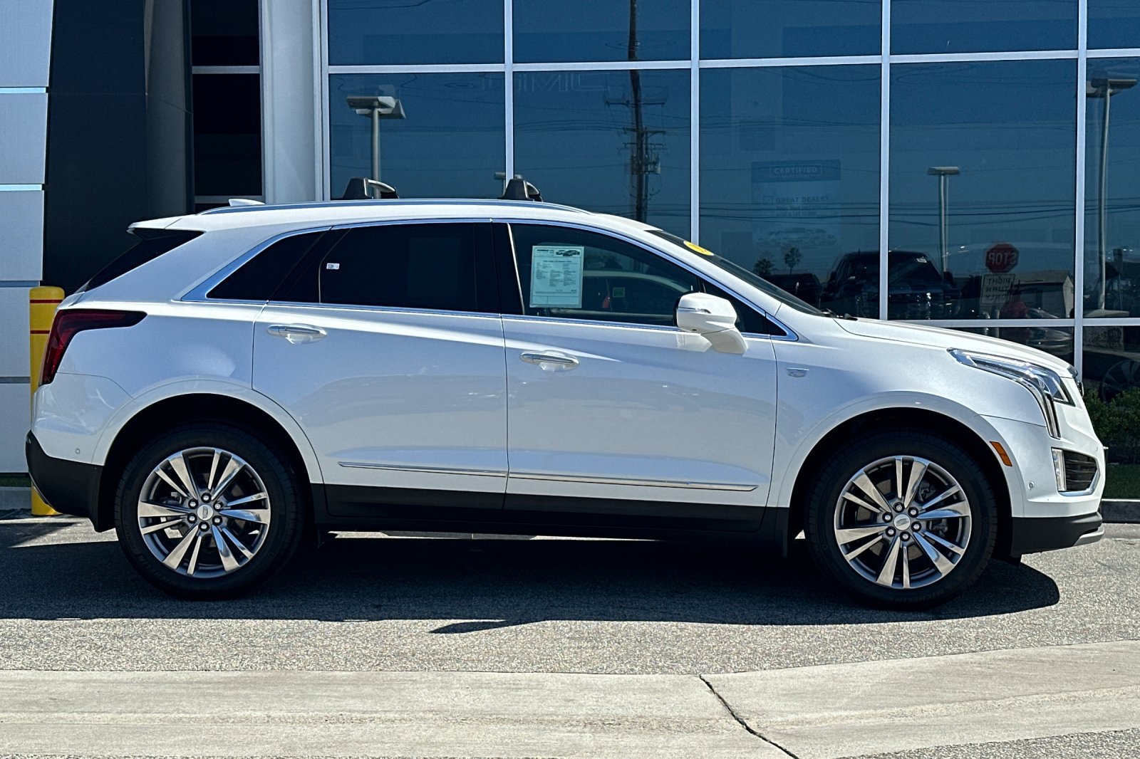 Used 2026 Cadillac XT5 Premium Luxury FWD image 3