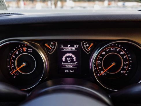 Certified 2020 Jeep Gladiator Sport image 28