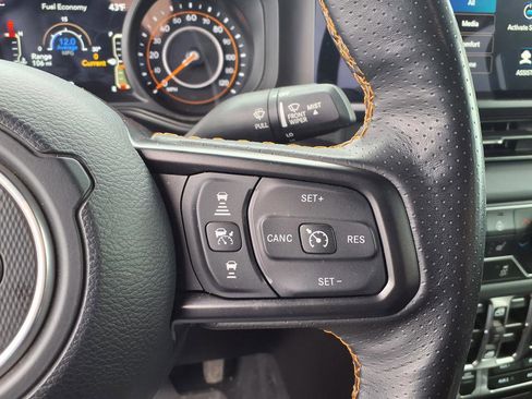 Used 2024 Jeep Gladiator Mojave w/ Convenience Group image 6