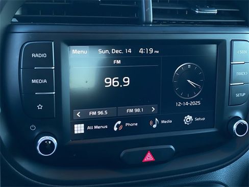 Used 2024 Kia Soul LX w/ Option Group 015 image 17