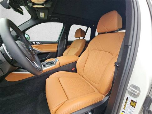 Used 2024 BMW X5 sDrive40i w/ Premium Package image 16