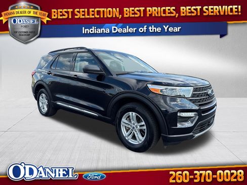 Used 2024 Ford Explorer XLT w/ Equipment Group 202A AWD/4WD image 1