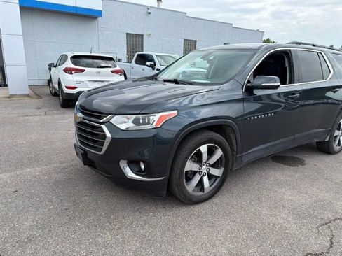 Used 2019 Chevrolet Traverse LT w/ LT Premium Package AWD/4WD image 2