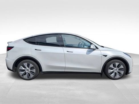 Used 2023 Tesla Model Y Long Range AWD/4WD image 8