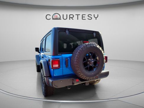 Used 2024 Jeep Wrangler Unlimited Sport AWD/4WD image 2