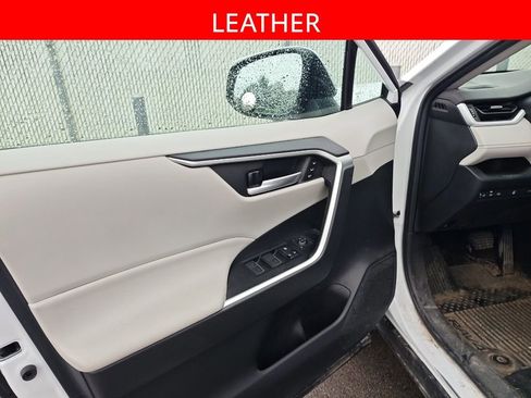 Used 2023 Toyota RAV4 XLE Premium AWD/4WD image 5