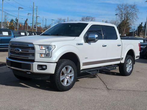 Used 2015 Ford F150 Platinum w/ Equipment Group 701A Luxury image 4