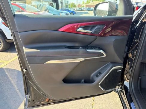 Certified 2024 Chevrolet Traverse RS w/ LPO, Floor Liner Package FWD image 11