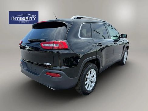 Used 2017 Jeep Cherokee Latitude AWD/4WD image 3