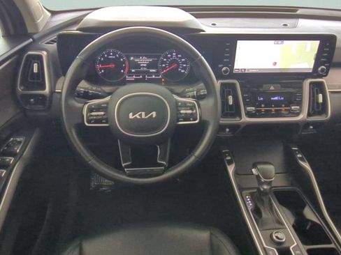 Used 2022 Kia Sorento EX FWD image 12