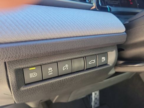 Used 2025 Toyota Camry SE image 21