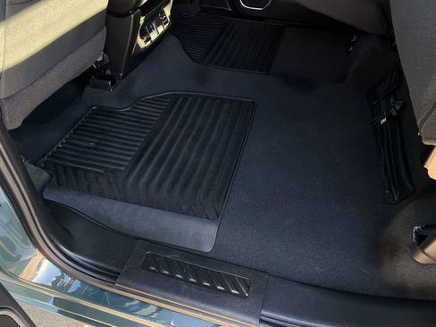 Used 2025 Chevrolet Silverado 1500 LT image 29