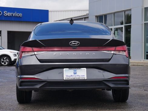 Used 2021 Hyundai Elantra SEL w/ Convenience Package FWD image 17
