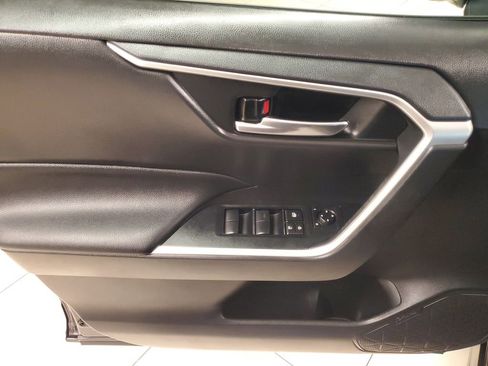 Used 2021 Toyota RAV4 XLE w/ Convenience Package image 19