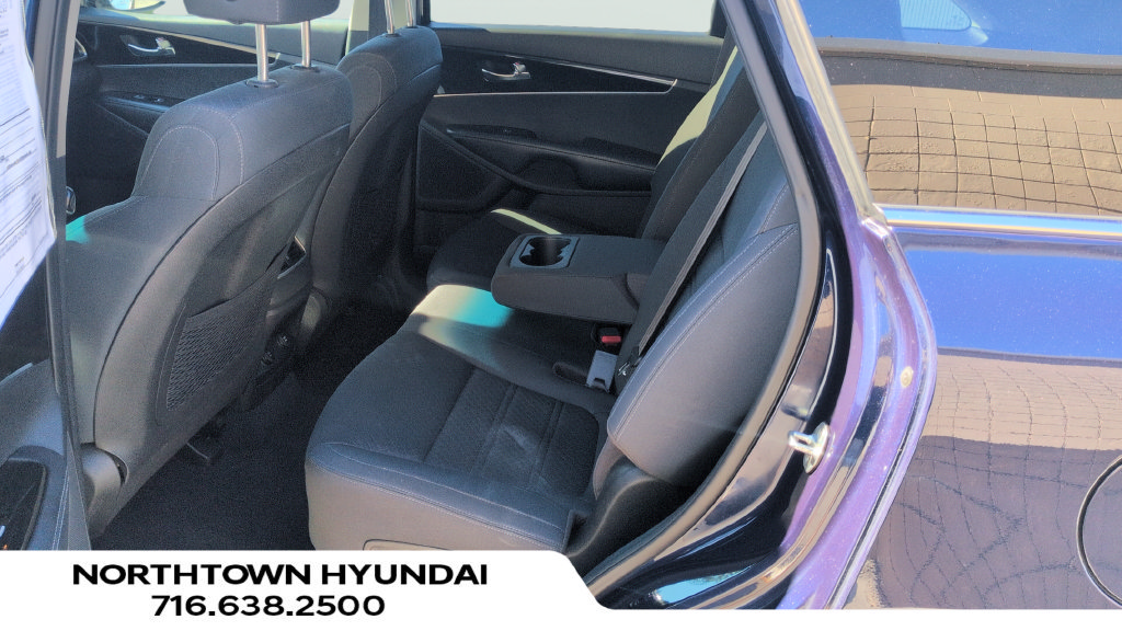 Used 2020 Kia Sorento LX FWD image 16