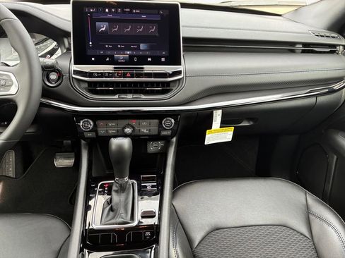 New 2026 Jeep Compass Latitude AWD/4WD image 3