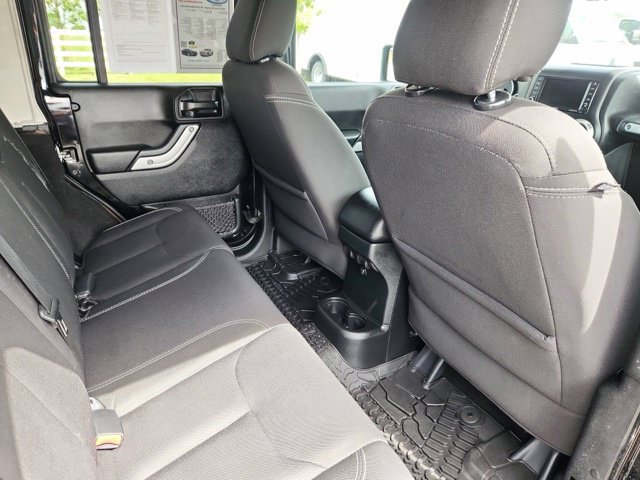 Used 2018 Jeep Wrangler Unlimited Sahara AWD/4WD image 44