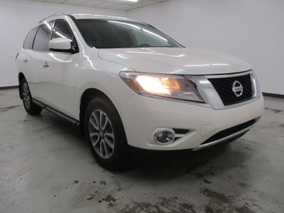 Used 2016 Nissan Pathfinder SV w/ SV Cold Weather Package