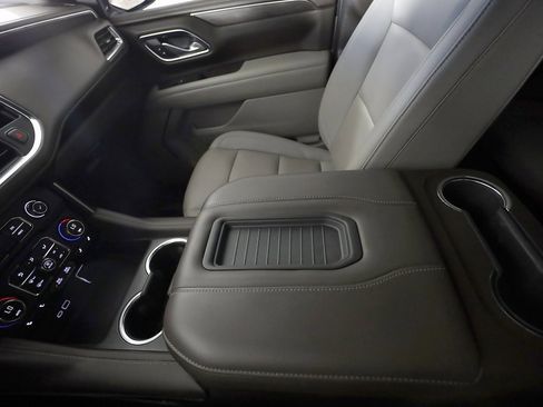 Used 2023 Chevrolet Tahoe Z71 w/ Z71 Off-Road Package image 41