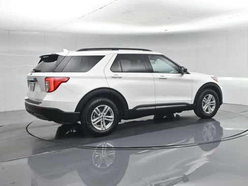 Certified 2023 Ford Explorer XLT w/ Equipment Group 202A RWD image 32