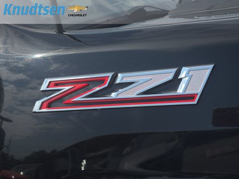 Used 2024 Chevrolet Silverado 2500 LTZ w/ LTZ Convenience Package AWD/4WD image 9