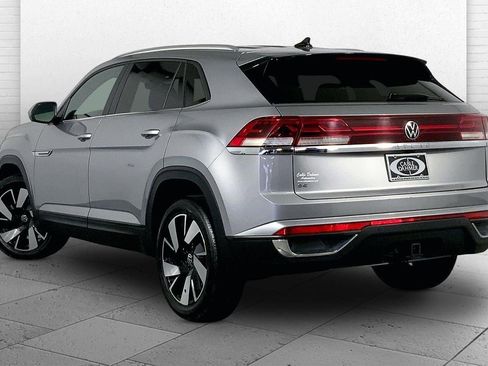 Used 2025 Volkswagen Atlas Cross Sport SE image 11