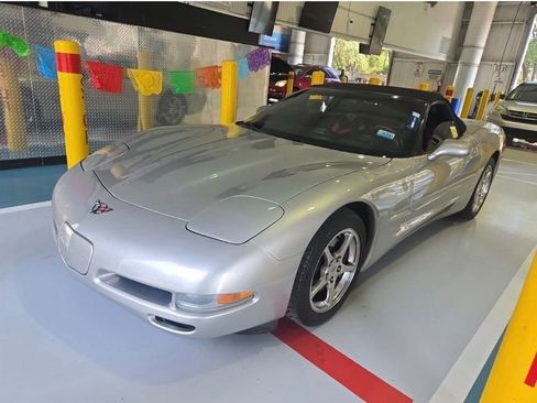 Used 2004 Chevrolet Corvette Convertible w/ Preferred Equipment Group RWD image 3