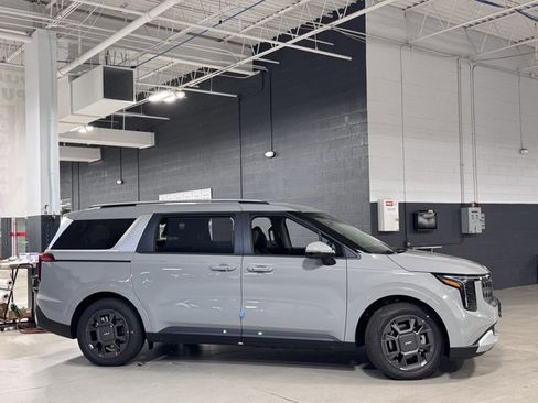 New 2026 Kia Carnival EX image 6