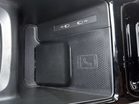 Certified 2025 Volkswagen ID.4 Pro RWD image 24
