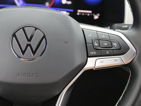 Certified 2023 Volkswagen Atlas Cross Sport SE image 14