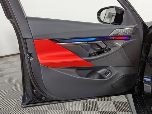 New 2026 BMW M5 Touring image 9