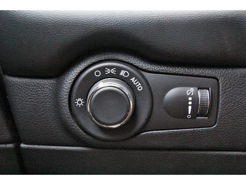 Used 2024 Dodge Durango R/T w/ Blacktop Package RWD image 18