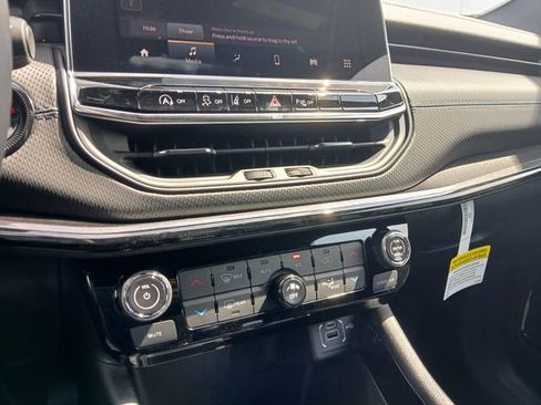 New 2026 Jeep Compass Limited AWD/4WD image 23