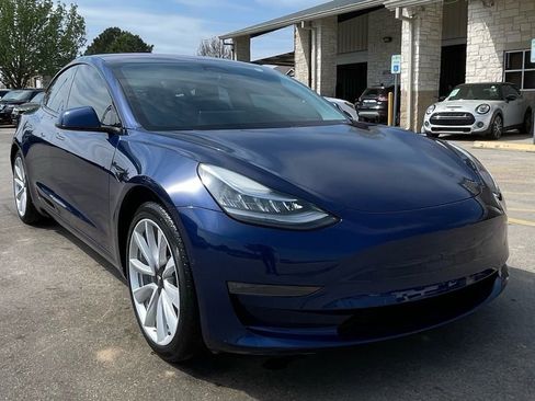 Used 2017 Tesla Model 3 Long Range image 3