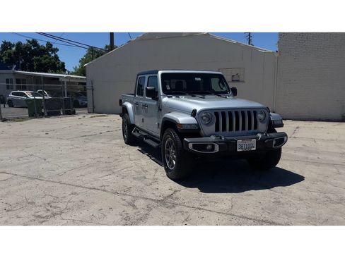 Used 2022 Jeep Gladiator Overland w/ Popular Equipment Package AWD/4WD image 5