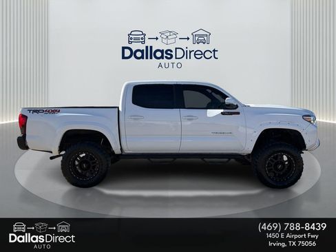 Used 2020 Toyota Tacoma TRD Sport w/ Technology Package image 5