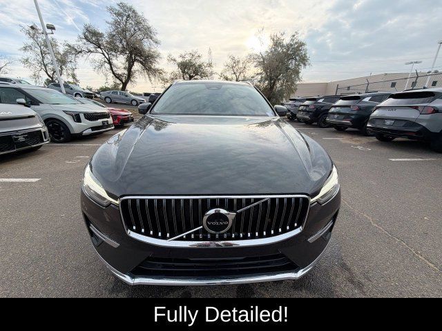 Used 2022 Volvo XC60 B6 Inscription w/ Protection Package Premier AWD/4WD image 3