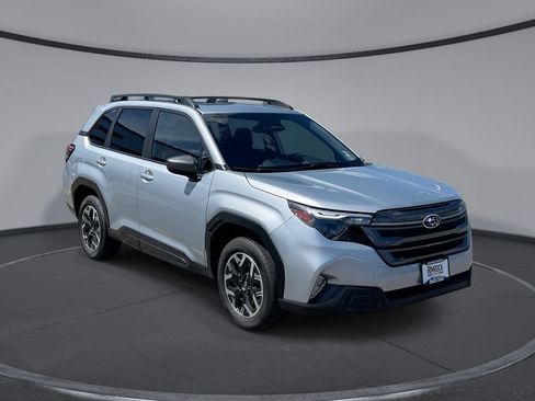 Certified 2025 Subaru Forester Premium AWD/4WD image 1