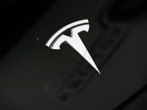 Used 2018 Tesla Model 3 Long Range image 18
