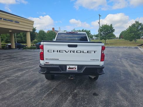 Used 2024 Chevrolet Silverado 2500 Custom w/ Custom Value Package AWD/4WD image 4
