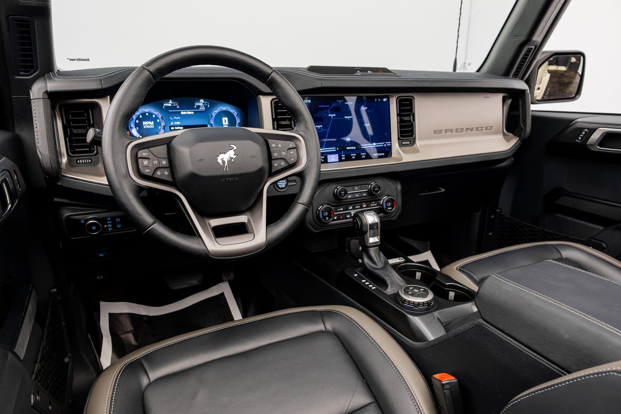 Used 2025 Ford Bronco Outer Banks AWD/4WD image 37