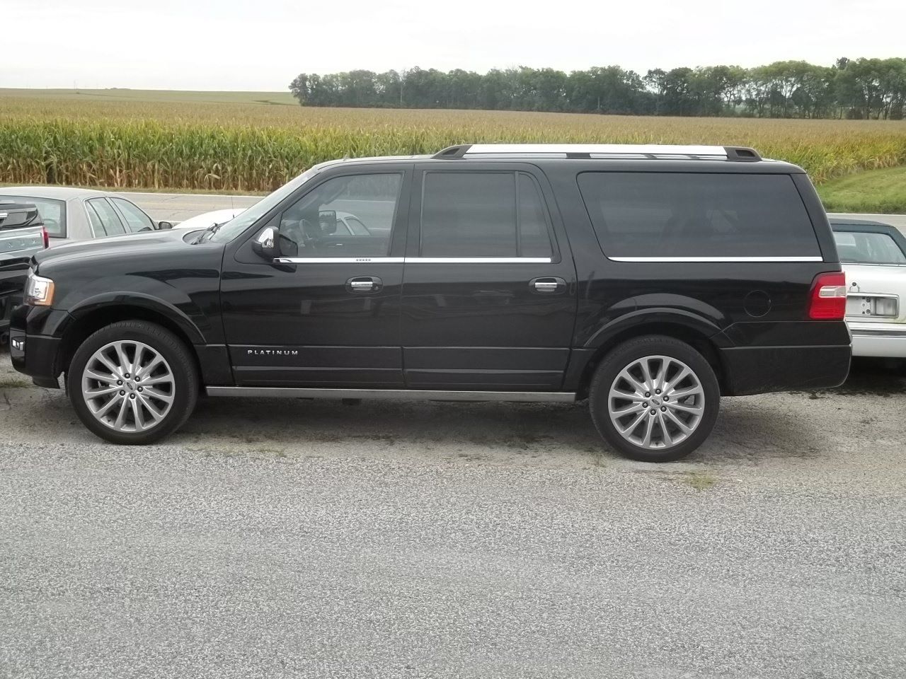 Used 2017 Ford Expedition Max Platinum AWD/4WD image 1
